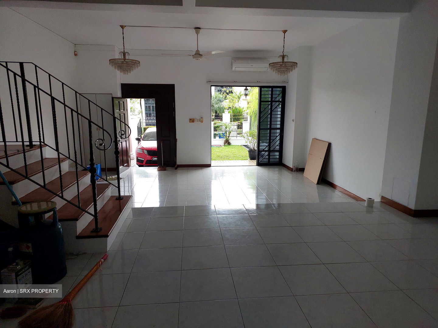 Stratton Drive (D28), Terrace #448943561